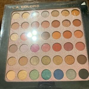 L.A. Colors 42-Color Eyeshadow Palette - Bold and Earthy Tones
